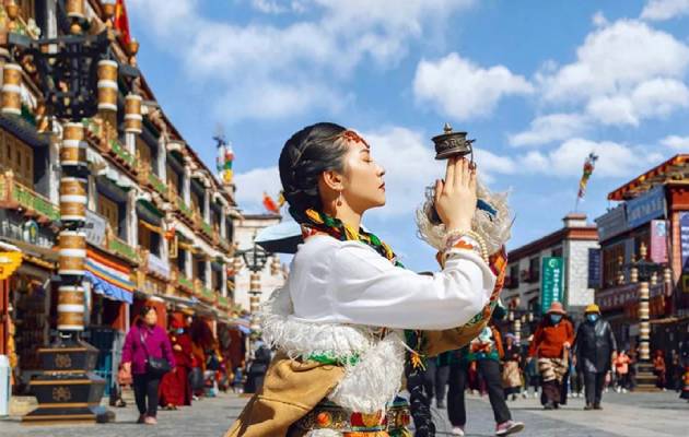 TOUR TÂY TẠNG NÓC NHÀ CỦA THẾ GIỚI: LHASA – TU VIỆN POTALA – HỒ YAMDROK – SHIGATSE